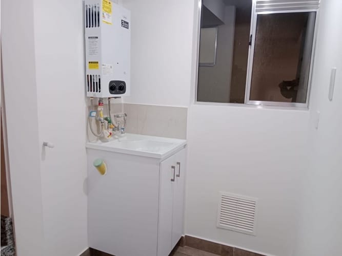 Apartamento de 3 alcobas en venta en Cerezos, Mosquera, 59 m² · foto 3 de 11