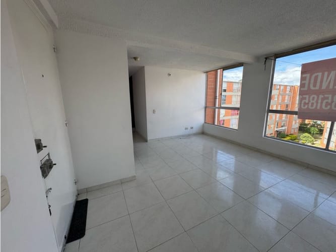 Apartamento de 3 alcobas en venta en Villa Italia, Soacha, 51 m² · foto 2 de 18