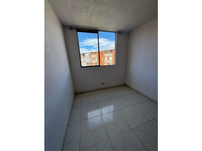 Apartamento de 3 alcobas en venta en Villa Italia, Soacha, 51 m² · foto 11 de 18