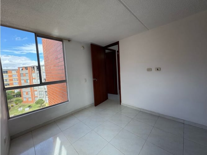 Apartamento de 3 alcobas en venta en Villa Italia, Soacha, 51 m² · foto 17 de 18