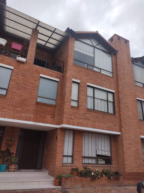 Casa de 4 alcobas en venta en Delicias Norte, Chía, 230 m² · foto 2 de 24
