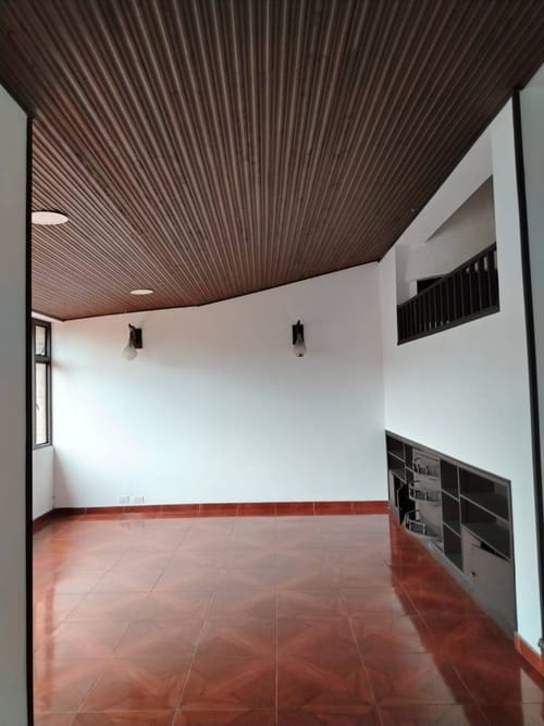 Apartamento de 3 alcobas en venta en Quinta Camacho, Bogotá, 177 m² · foto 2 de 24