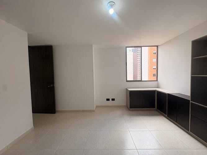 Apartamento de 3 alcobas en arriendo en Loma De San Jose, Sabaneta, 78 m² · foto 7 de 14