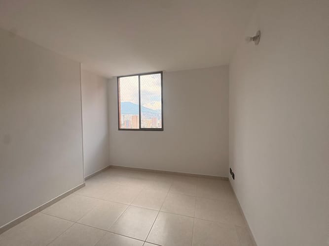 Apartamento de 3 alcobas en arriendo en Loma De San Jose, Sabaneta, 78 m² · foto 11 de 14
