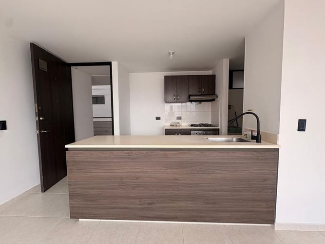 Apartamento de 3 alcobas en arriendo en Loma De San Jose, Sabaneta, 78 m² · foto 5 de 14
