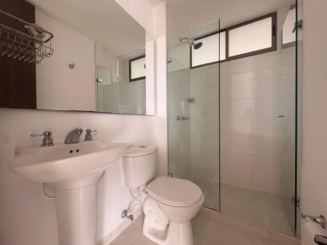 Apartamento de 3 alcobas en arriendo en Loma De San Jose, Sabaneta, 78 m² · foto 13 de 14