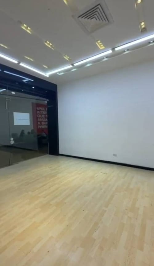 Local en venta en El Poblado, Medellín, 38 m² · foto 3 de 15