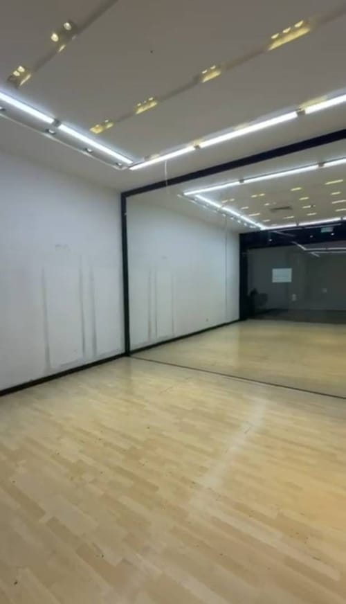 Local en arriendo en El Poblado, Medellín, 38 m² · foto 2 de 15