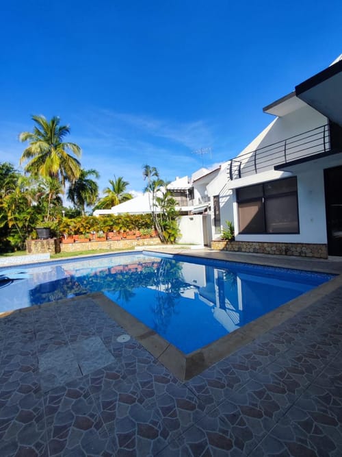 Casa de 7 alcobas en venta en Girardot, Girardot, 400 m² · foto 2 de 17
