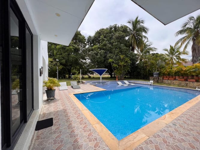 Casa de 7 alcobas en venta en Girardot, Girardot, 400 m² · foto 7 de 17