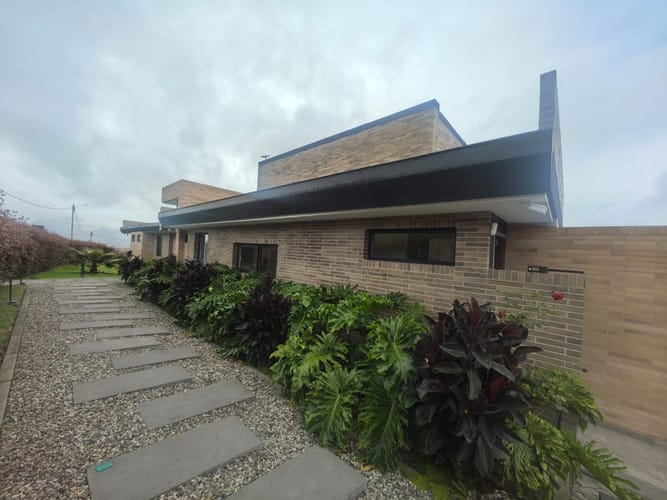 Casa de 4 alcobas en arriendo en San Gabriel, Sopó, 640 m² · foto 2 de 24