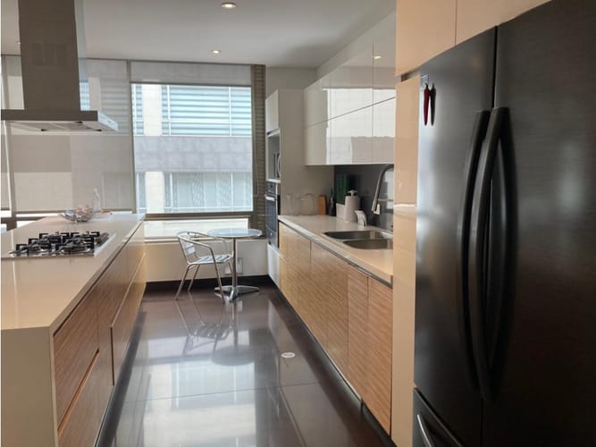 Apartamento de 3 alcobas en venta en Chico Norte, Bogotá, 176 m² · foto 15 de 24