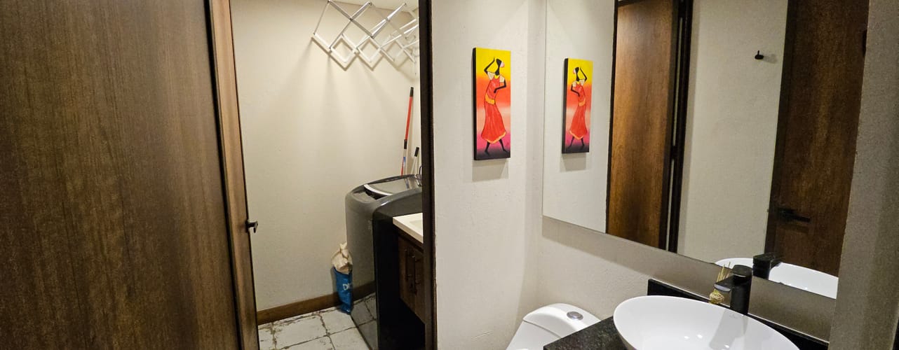 Apartaestudio en venta en La Candelaria, Bogotá, 37 m² · foto 3 de 24