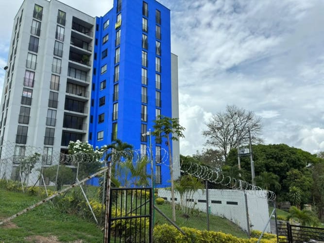 Apartamento de 3 alcobas en venta en Picaleña Y Mirolindo, Ibagué, 80 m² · foto 2 de 20