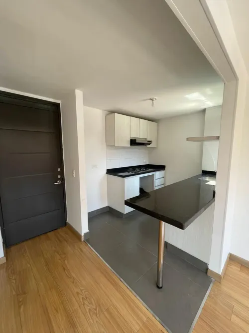 Apartamento de 3 alcobas en venta en Zona Centro, Madrid, 67 m² · foto 2 de 7