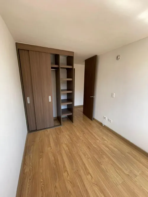 Apartamento de 3 alcobas en venta en Zona Centro, Madrid, 67 m² · foto 4 de 7