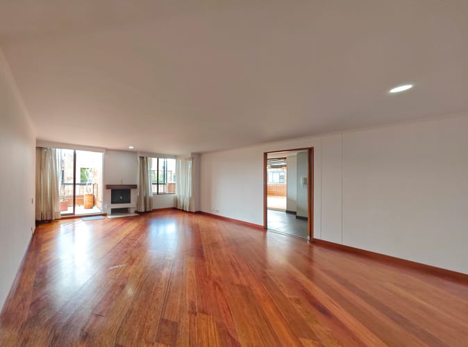 Apartamento de 3 alcobas en venta en Colina Campestre, Bogotá, 103 m² · foto 2 de 20