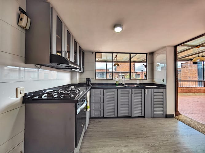 Apartamento de 3 alcobas en venta en Colina Campestre, Bogotá, 103 m² · foto 4 de 20