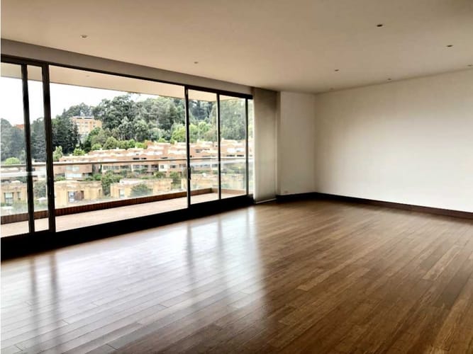 Apartamento de 4 alcobas en venta en Cerros De Suba, Bogotá, 324 m² · foto 3 de 24