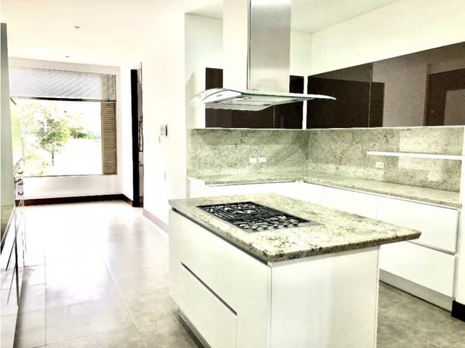 Apartamento de 4 alcobas en venta en Cerros De Suba, Bogotá, 324 m² · foto 5 de 24