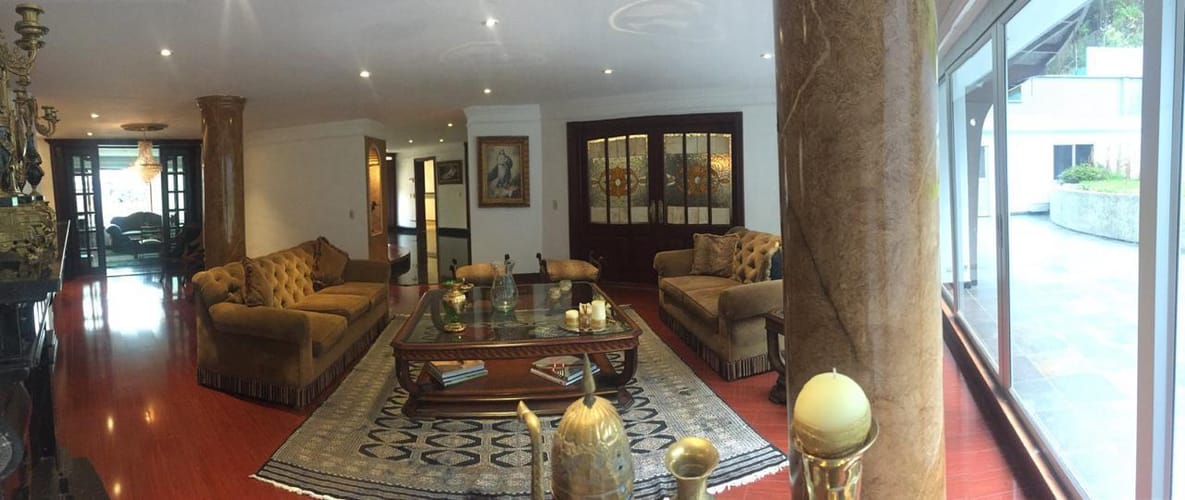 Casa de 4 alcobas en venta en Santa Ana Oriental, Bogotá, 620 m² · foto 2 de 24