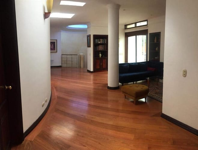 Casa de 4 alcobas en venta en Santa Ana Oriental, Bogotá, 620 m² · foto 3 de 24