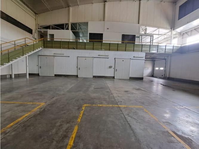 Bodega en arriendo en Siberia, Cota, 2384 m² · foto 2 de 23