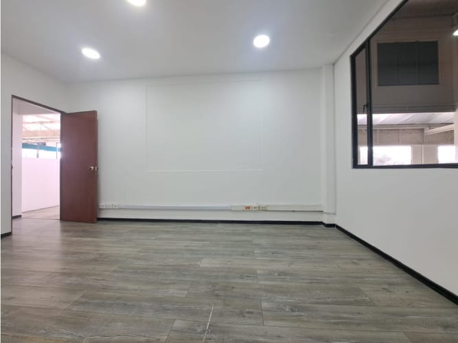 Bodega en arriendo en Siberia, Cota, 2384 m² · foto 10 de 23