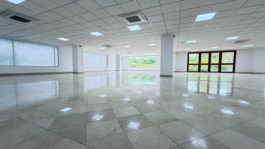 Oficina en arriendo en San Pedro, Cali, 500 m² · foto 2 de 21