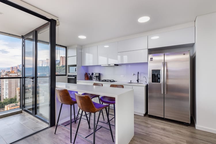 Apartamento de 3 alcobas en venta en El Poblado, Medellín, 103 m² · foto 2 de 24