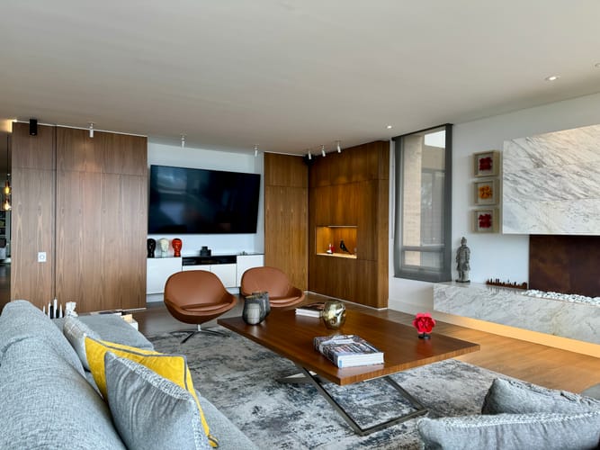 Apartamento de 3 alcobas en venta en Cerros De Suba, Bogotá, 223 m² · foto 2 de 12