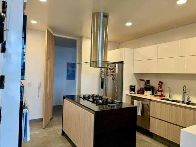 Apartamento de 3 alcobas en venta en Cerros De Suba, Bogotá, 223 m² · foto 3 de 12