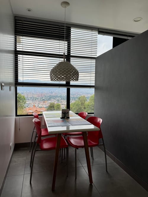 Apartamento de 3 alcobas en venta en Cerros De Suba, Bogotá, 223 m² · foto 4 de 12