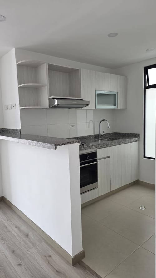 Apartaestudio en venta en Cedritos, Bogotá, 32 m² · foto 3 de 5