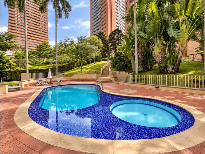 Apartamento de 3 alcobas en arriendo en El Poblado, Medellín, 187 m² · foto 21 de 24