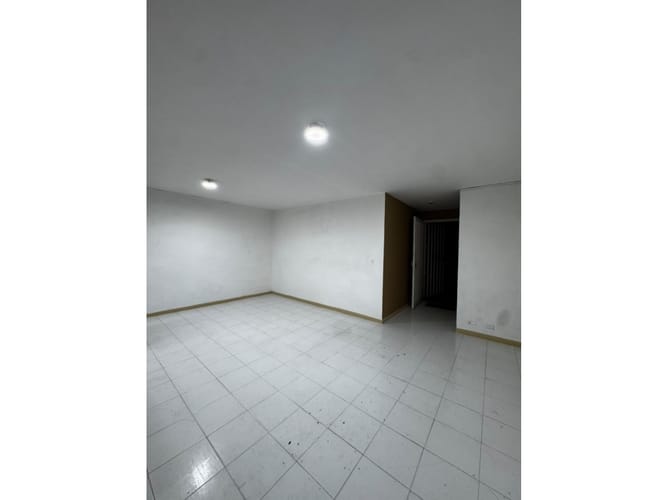 Apartamento de 3 alcobas en arriendo en San Juan Bautista, Itagüí, 110 m² · foto 3 de 15