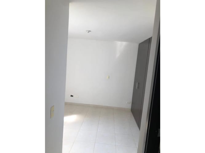 Apartamento de 3 alcobas en venta en El Salado, Ibagué, 58 m² · foto 2 de 9