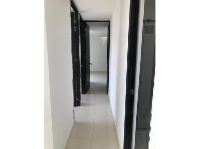 Apartamento de 3 alcobas en venta en El Salado, Ibagué, 58 m² · foto 3 de 9