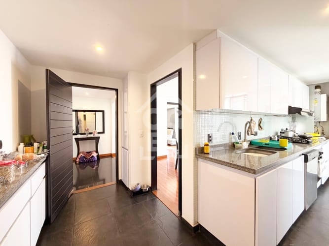 Apartamento de 3 alcobas en venta en Chico Norte, Bogotá, 152 m² · foto 13 de 24