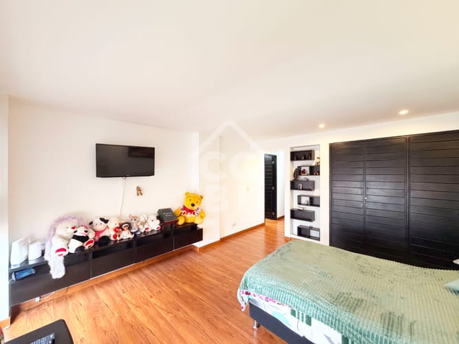 Apartamento de 3 alcobas en venta en Chico Norte, Bogotá, 152 m² · foto 18 de 24