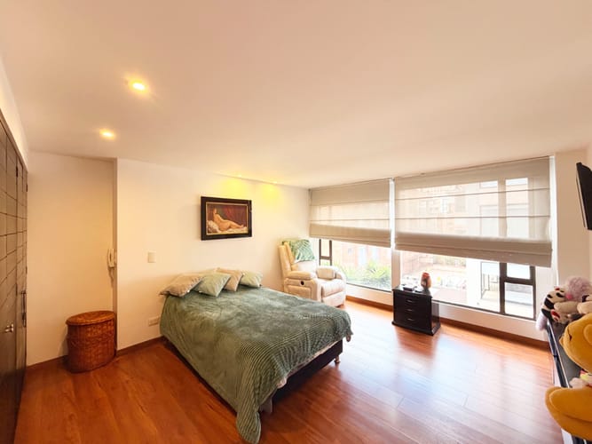 Apartamento de 3 alcobas en venta en Chico Norte, Bogotá, 152 m² · foto 17 de 24