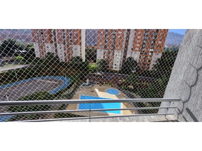 Apartamento de 3 alcobas en venta en Centro, Bello, 65 m² · foto 2 de 23