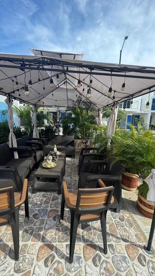 Casa de 5 alcobas en venta en Girardot, Girardot, 310 m² · foto 2 de 24