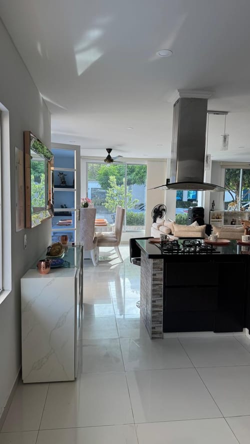 Casa de 5 alcobas en venta en Girardot, Girardot, 310 m² · foto 5 de 24