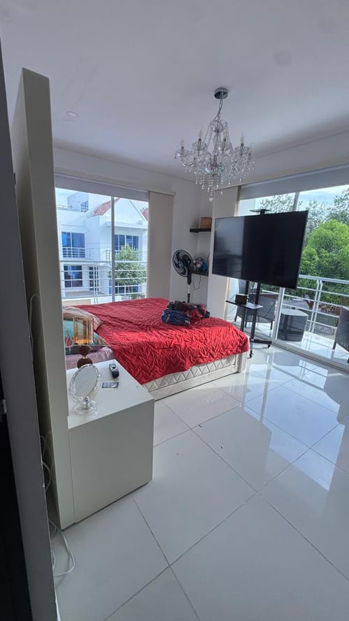 Casa de 5 alcobas en venta en Girardot, Girardot, 310 m² · foto 23 de 24