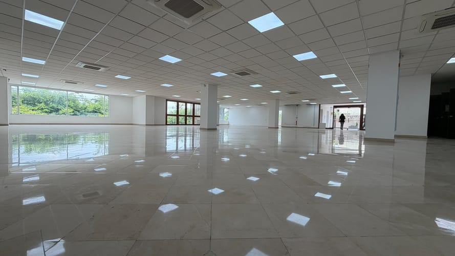 Oficina en arriendo en San Pedro, Cali, 1500 m² · foto 4 de 21