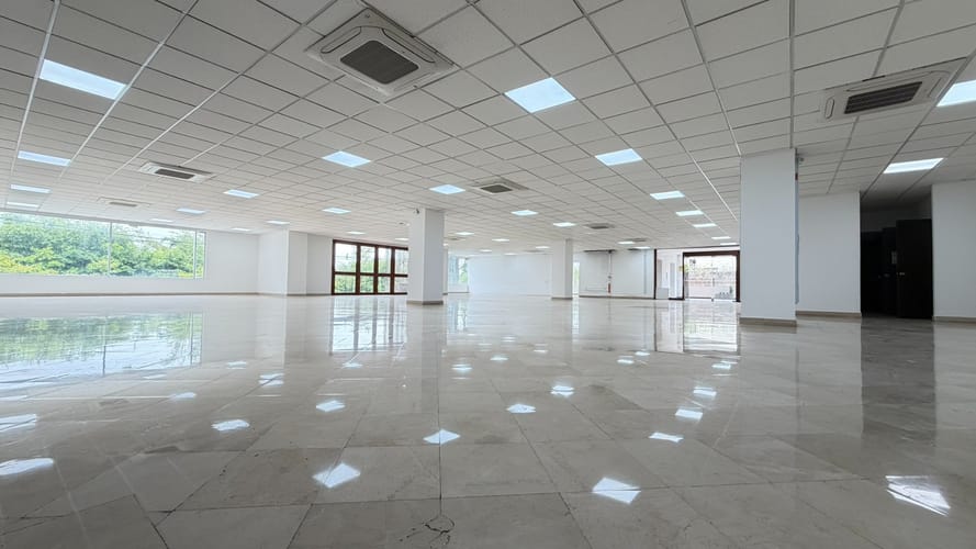 Oficina en arriendo en San Pedro, Cali, 1500 m² · foto 3 de 21