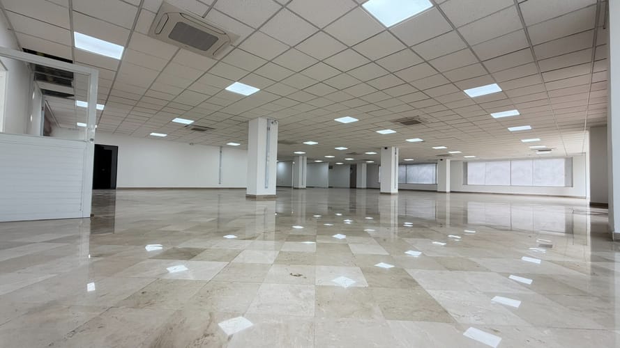 Oficina en arriendo en San Pedro, Cali, 1500 m² · foto 19 de 21