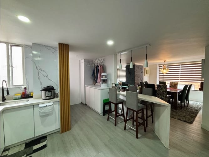 Apartamento de 3 alcobas en venta en Santa Barbara, Bogotá, 143 m² · foto 7 de 16