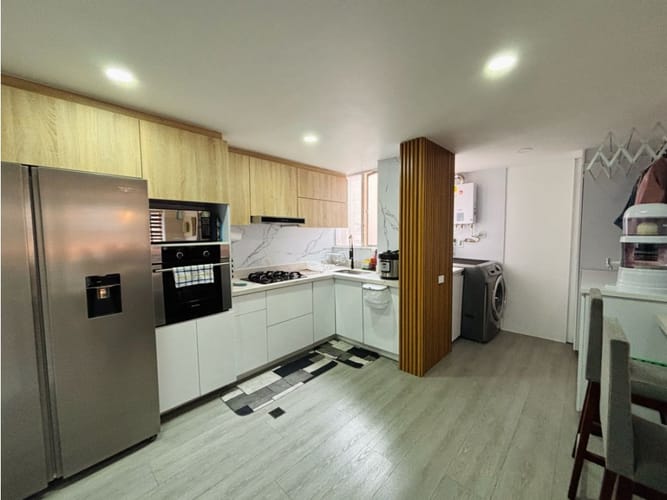 Apartamento de 3 alcobas en venta en Santa Barbara, Bogotá, 143 m² · foto 8 de 16